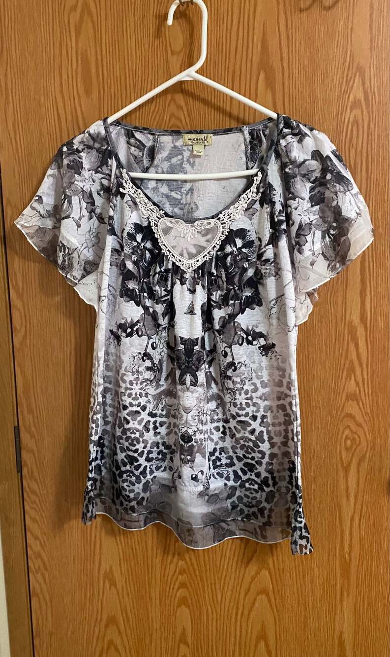 Oneworld Top Size S Black White Floral Romantic Goth Flutter Sleeve